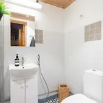 Newly Renovated 2br In Riihivuori