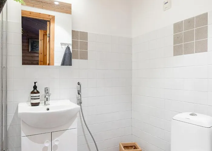 Newly Renovated 2br In Riihivuori